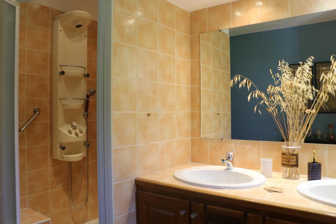 Les Chambres De Fanny Cabrieres-d'Aigues Экстерьер фото
